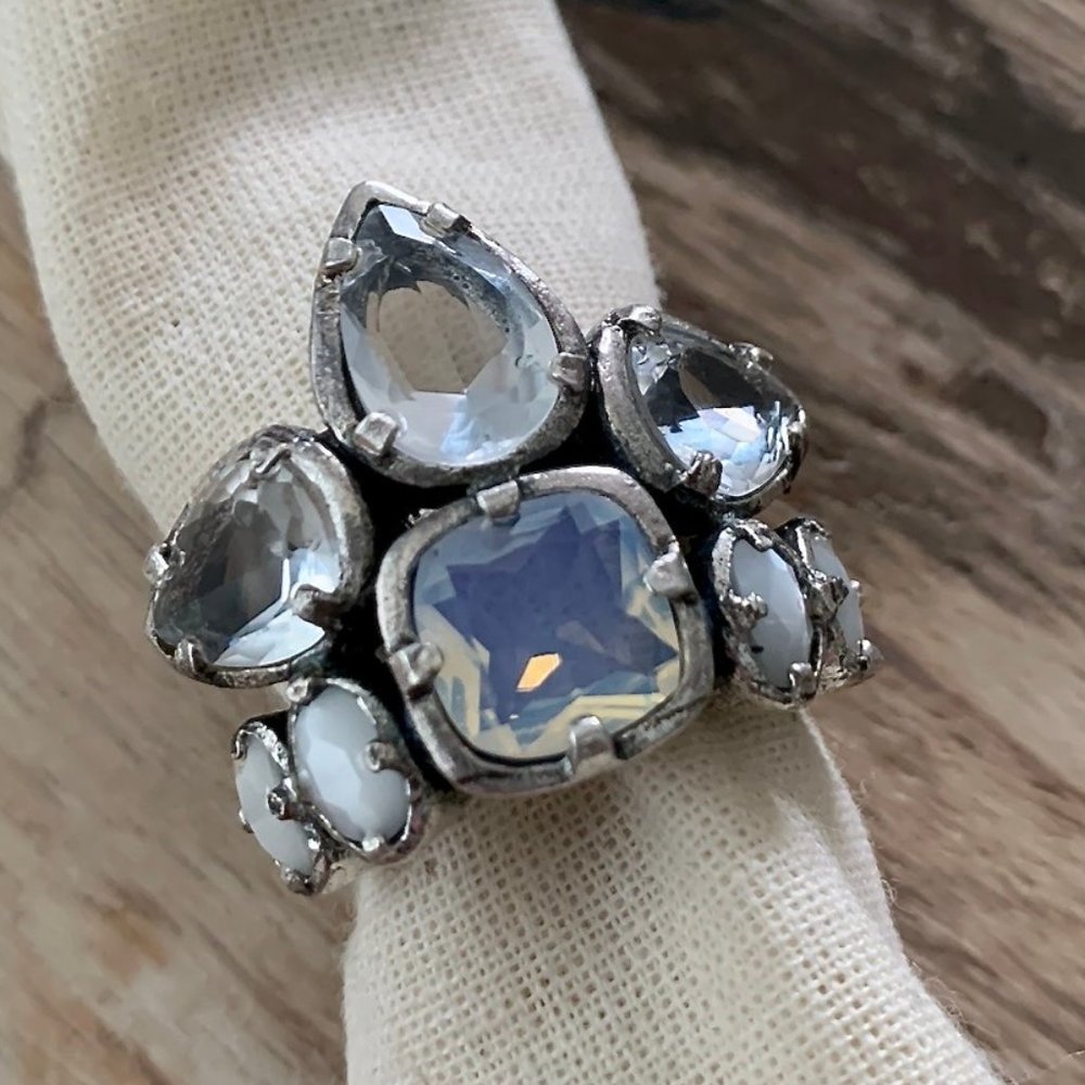 Dyrberg /Kern so 9 Noor ring with Crystals and cat's eye glass
